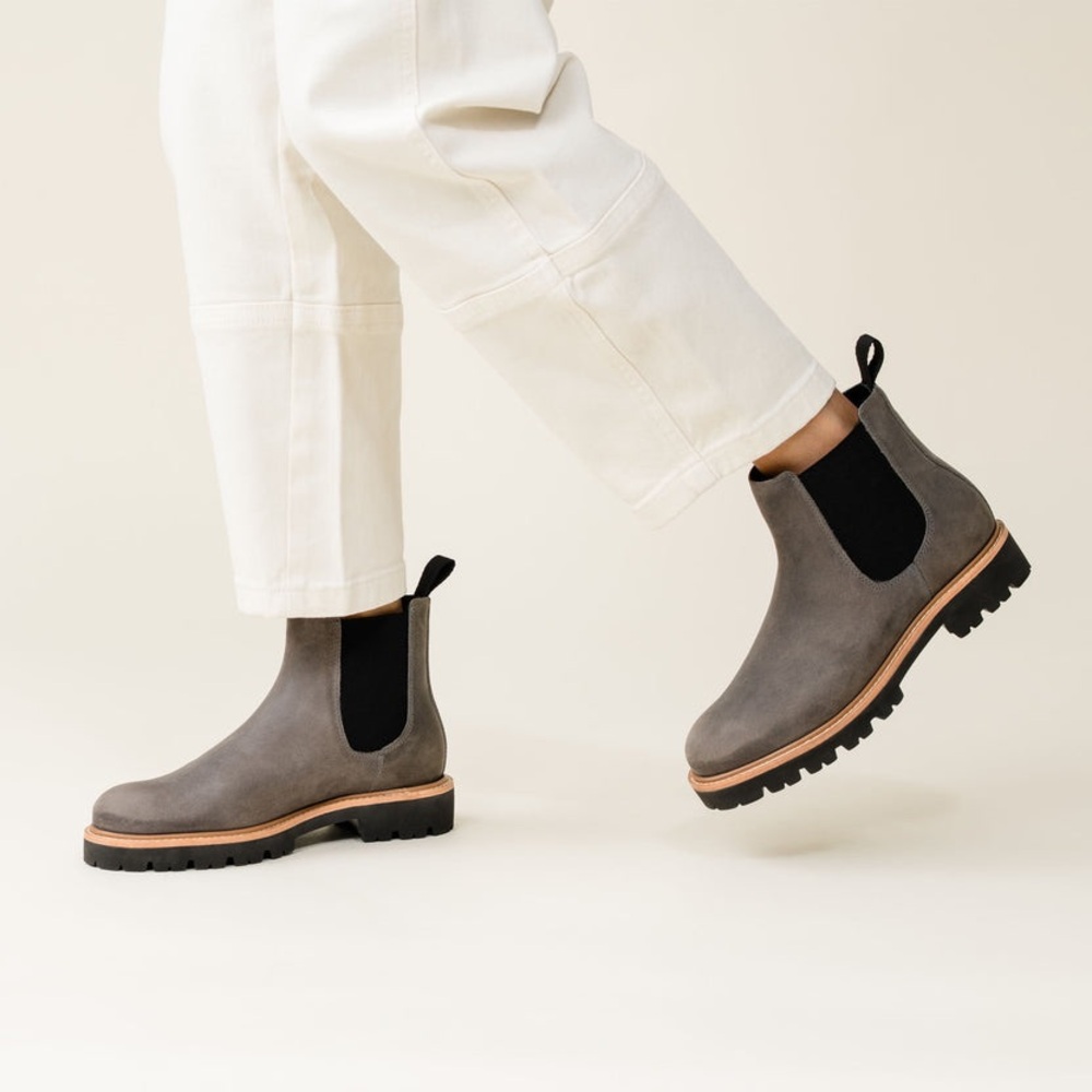 Nisolo go-to lug Chelsea boots gray suede women’s size 9.5 lightweight sole new!